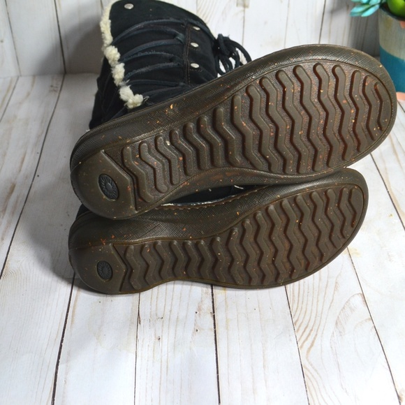 UGG AUSTRALIA Surfcat 5158 Black Leather Boots - Picture 5 of 6